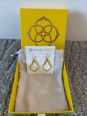 NWT Kendra Scott Gold and White Teardrop Frame Earrings